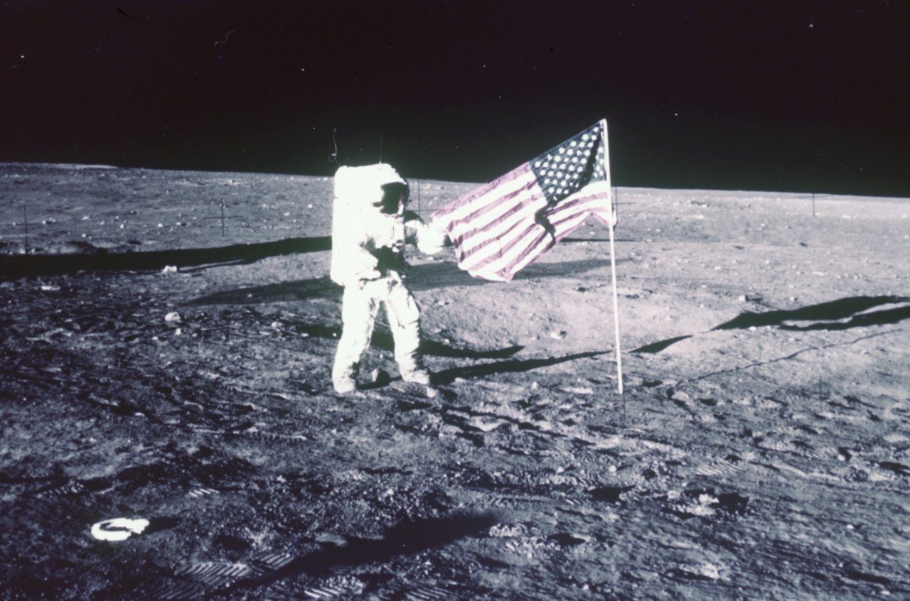 112 Apollo 12 Conrad and American flag -s